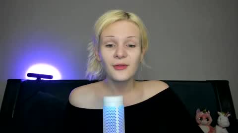 Snapshot of samanthamiasnik1 chatting on March 5, 8:32 pm Samantha online show from March 5, 8:32 pm