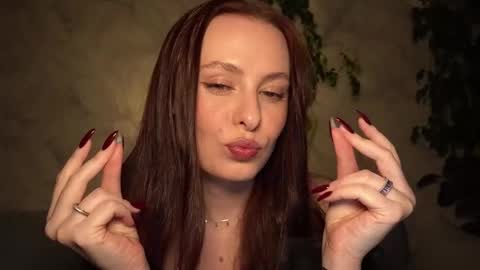 Snapshot of samanthavixen chatting on November 11, 9:37 pm Goddess Samantha Vixen online show from November 11, 9:37 pm