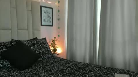 Samixmami online show from February 5, 9:40 pm