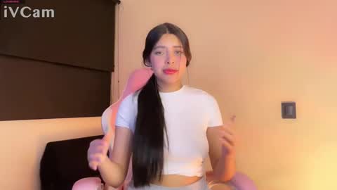 Snapshot of samara_lam chatting on February 6, 2:44 am Sammy  online show from February 6, 2:44 am