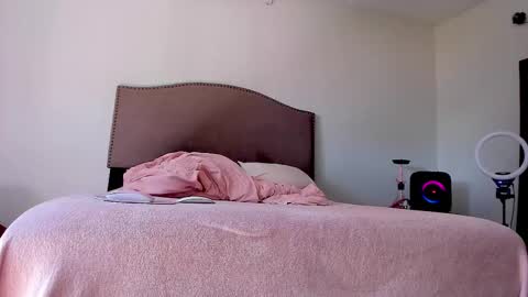 Yaya online show from November 3, 6:31 pm