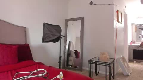 Yaya online show from April 14, 7:53 pm