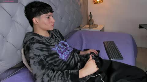 Sam online show from April 17, 1:03 pm