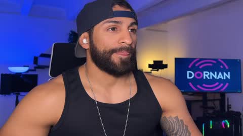 Snapshot of samdornan chatting on December 3, 4:17 pm Sam Dornan online show from December 3, 4:17 pm