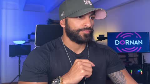 Snapshot of samdornan chatting on December 16, 9:31 pm Sam Dornan online show from December 16, 9:31 pm