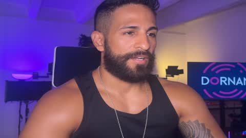 Snapshot of samdornan chatting on December 27, 4:32 pm Sam Dornan online show from December 27, 4:32 pm