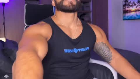 Snapshot of samdornan chatting on January 10, 4:09 pm Sam Dornan online show from January 10, 4:09 pm