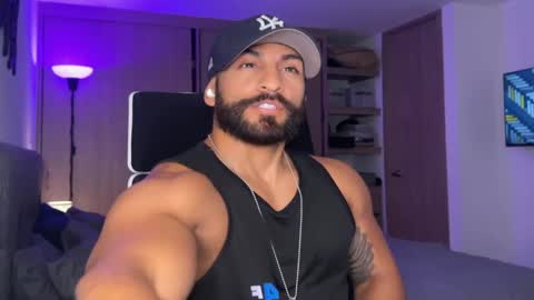 Snapshot of samdornan chatting on January 15, 4:00 pm Sam Dornan online show from January 15, 4:00 pm