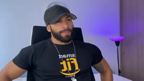 Snapshot of samdornan chatting on January 29, 5:02 pm Sam Dornan online show from January 29, 5:02 pm