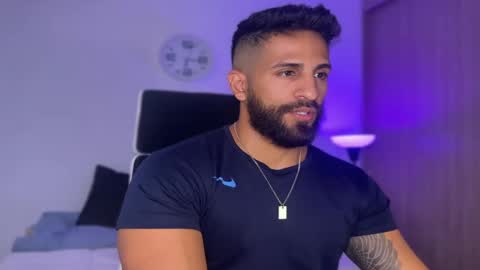 Snapshot of samdornan chatting on January 31, 10:42 pm Sam Dornan online show from January 31, 10:42 pm