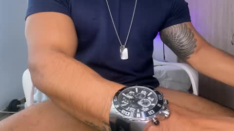 Snapshot of samdornan chatting on February 8, 7:05 pm Sam Dornan online show from February 8, 7:05 pm