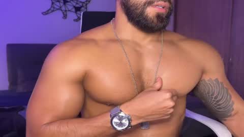 Snapshot of samdornan chatting on February 14, 2:07 am Sam Dornan online show from February 14, 2:07 am