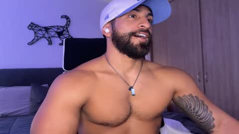 Snapshot of samdornan chatting on February 17, 6:48 pm Sam Dornan online show from February 17, 6:48 pm