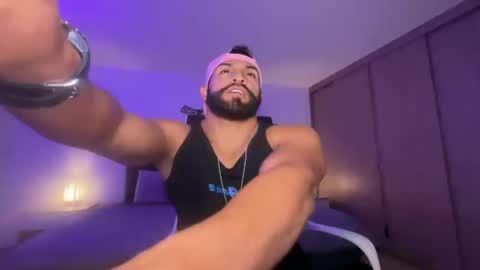 Snapshot of samdornan chatting on February 21, 11:54 pm Sam Dornan online show from February 21, 11:54 pm