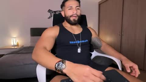 Snapshot of samdornan chatting on March 12, 10:07 pm Sam Dornan online show from March 12, 10:07 pm