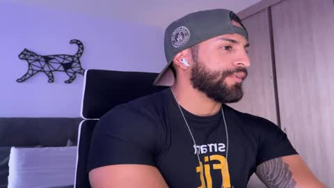 Snapshot of samdornan chatting on September 19, 10:21 pm Sam Dornan online show from September 19, 10:21 pm