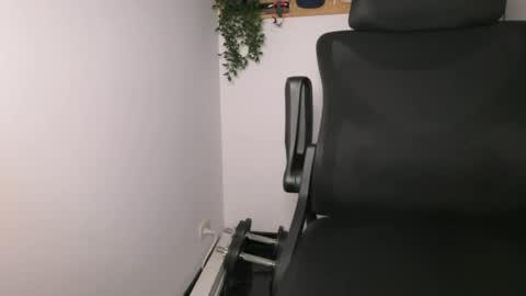 Snapshot of samdornan chatting on February 3, 2:53 am Sam Dornan online show from February 3, 2:53 am