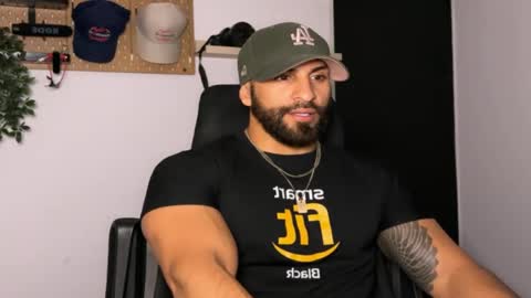 Snapshot of samdornan chatting on February 10, 12:26 am Sam Dornan online show from February 10, 12:26 am