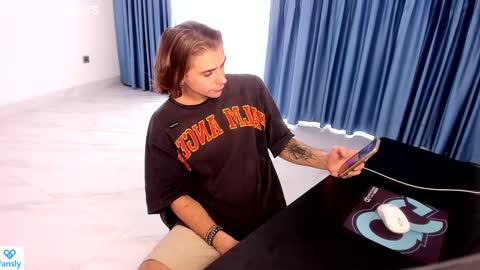 Snapshot of samgorgeous chatting on February 17, 10:29 am Fansly - Top4fans online show from February 17, 10:29 am