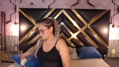 Snapshot of samira_lennox chatting on June 29, 8:20 pm SAMIRA online show from June 29, 8:20 pm