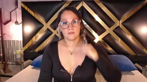 Snapshot of samira_lennox chatting on July 11, 6:54 pm SAMIRA online show from July 11, 6:54 pm