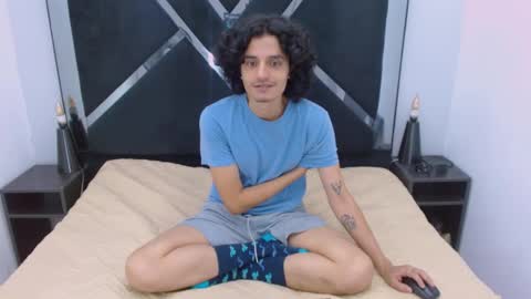 Snapshot of samisaturno chatting on February 16, 8:05 pm samisaturno online show from February 16, 8:05 pm