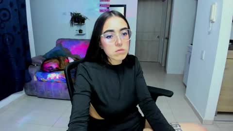 SARA online show from June 3, 1:08 am