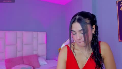 Snapshot of sammy__rose chatting on February 8, 7:50 pm Sammy Rose online show from February 8, 7:50 pm
