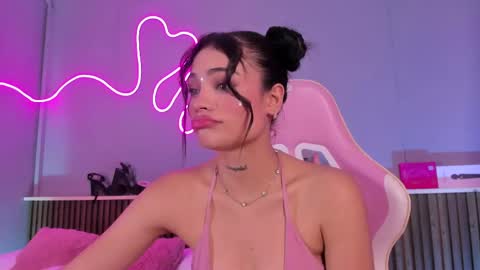 Snapshot of sammy__rose chatting on May 21, 8:38 pm Sammy Rose online show from May 21, 8:38 pm