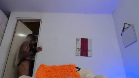 Snapshot of sammy_exotic chatting on December 28, 2:43 am sammy_exotic online show from December 28, 2:43 am