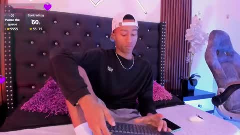 Snapshot of sammyyadams_ chatting on September 26, 9:08 pm sammyyadams_ online show from September 26, 9:08 pm