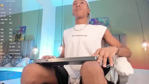 Snapshot of sammyyadams_ chatting on October 2, 12:45 pm sammyyadams_ online show from October 2, 12:45 pm