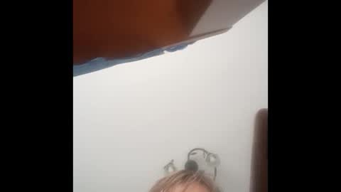 Snapshot of samotna38 chatting on February 25, 7:07 am samotna38 online show from February 25, 7:07 am