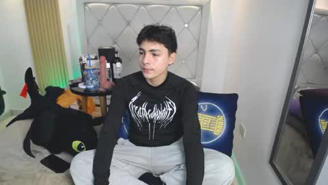 Snapshot of samu_foxxx chatting on May 5, 8:39 pm SAMU online show from May 5, 8:39 pm