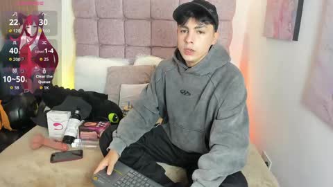 Snapshot of samu_foxxx chatting on June 3, 8:14 pm SAMU online show from June 3, 8:14 pm