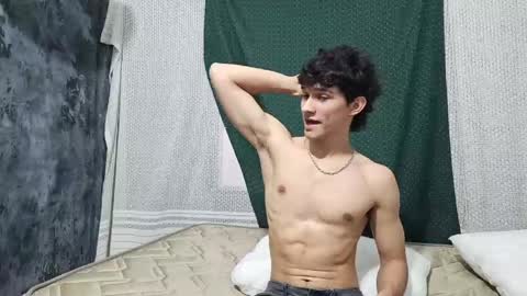 samuel_hills_ii online show from April 21, 10:12 pm