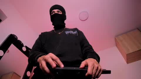   online show from September 16, 1:28 am