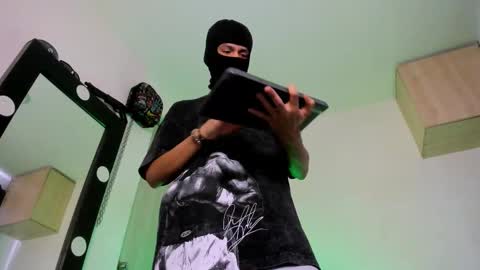   online show from September 17, 9:05 pm