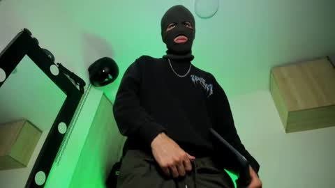   online show from October 1, 2:28 am