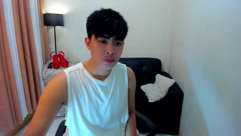 Snapshot of samuelangelo chatting on February 13, 5:05 am Sam online show from February 13, 5:05 am