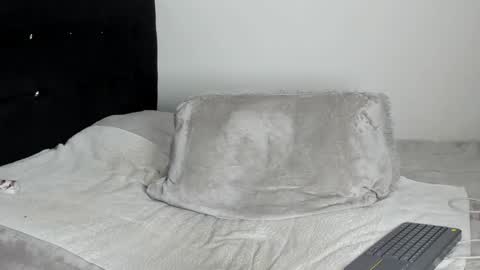 Samuel online show from December 14, 5:25 pm