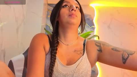 Snapshot of samy_queen_tx chatting on October 15, 3:06 am Online 800 to 1400 online show from October 15, 3:06 am