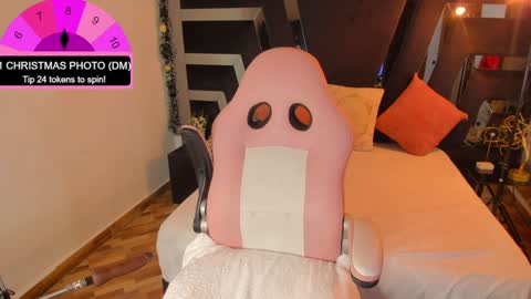 Snapshot of samy_ross_ chatting on December 14, 3:07 am Find me at when im offline here. online show from December 14, 3:07 am