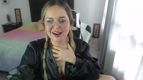 samy_vsn online show from February 8, 9:15 pm