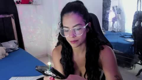 Snapshot of samykiss chatting on July 11, 1:47 pm SamyHolbrook online show from July 11, 1:47 pm