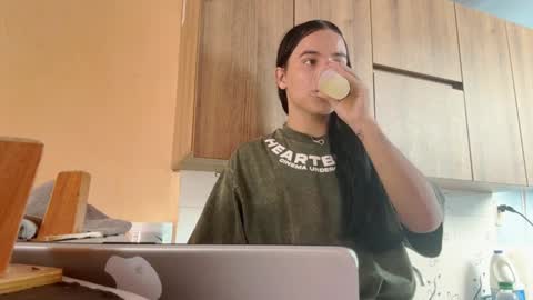 Snapshot of samys_world chatting on December 9, 6:35 pm Samy Montoya online show from December 9, 6:35 pm