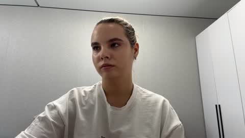 Snapshot of sandeehelmcamp chatting on July 19, 12:42 pm Anna online show from July 19, 12:42 pm