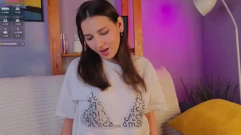 Snapshot of sandili chatting on December 17, 1:22 am Isabel but you can call me Bella online show from December 17, 1:22 am