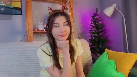 Snapshot of sandili chatting on December 23, 1:36 am Isabel but you can call me Bella online show from December 23, 1:36 am