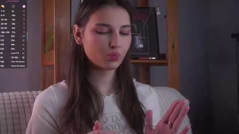 Snapshot of sandili chatting on February 10, 1:32 am Isabel but you can call me Bella online show from February 10, 1:32 am